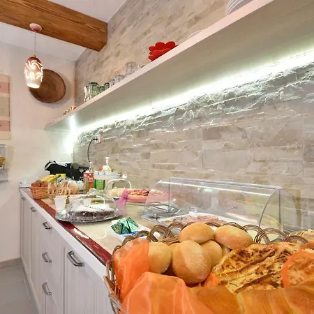 Issicoro Oda ve Kahvaltı Baunei