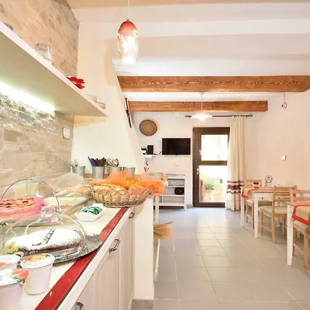 Issicoro Oda ve Kahvaltı 3*