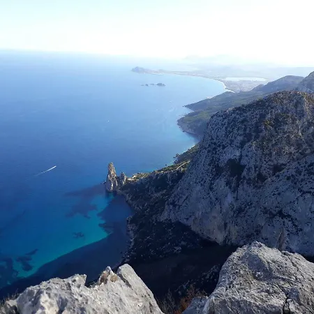 Oda ve Kahvaltı Issicoro 3*